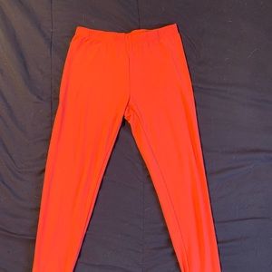 Hot pink girl leggings from Bobbie Brooks.